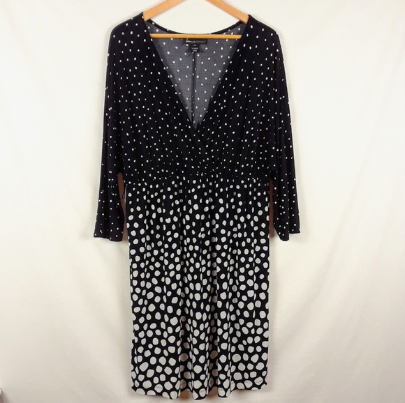 Lane Bryant Dresses & Skirts - Lane Bryant faux wrap dolman sleeve dress 14/16